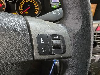 Opel Astra GTC 1.6 Enjoy picture 25