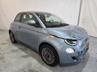 uszkodzony samochody osobowe Fiat 500 RED 42 kWh 2021/12