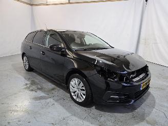 Damaged car Peugeot 308 1.2 PureTech Blue Lease 2020/4