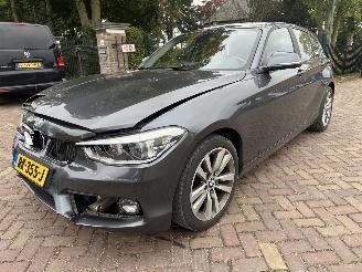 Vaurioauto  passenger cars BMW 1-serie 118i Executive 2017/12