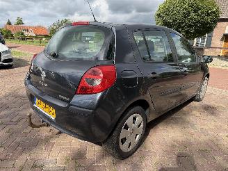 Renault Clio 1.6-16V Dynamique Luxe picture 5