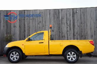 Schadeauto Mitsubishi L-200 2.5 DI-D Single Cab 4X4 2-Persoons Diff Lock 100KW Euro 4 2008/6