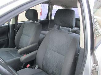 Toyota Avensis-verso 2.0 i Linea Sol 6P picture 16