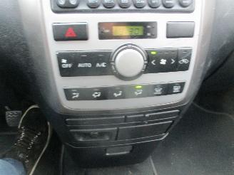 Toyota Avensis-verso 2.0 i Linea Sol 6P picture 21