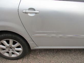 Toyota Avensis-verso 2.0 i Linea Sol 6P picture 9