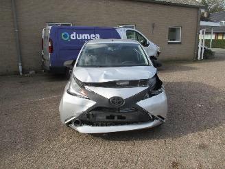 Toyota Aygo 1.0 VVT-i X-fun Airco NAP picture 2