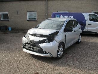Toyota Aygo 1.0 VVT-i X-fun Airco NAP picture 3