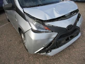 Toyota Aygo 1.0 VVT-i X-fun Airco NAP picture 10