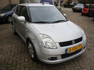 Vaurioauto  passenger cars Suzuki Swift 1.3 GLS Airco 2005/7