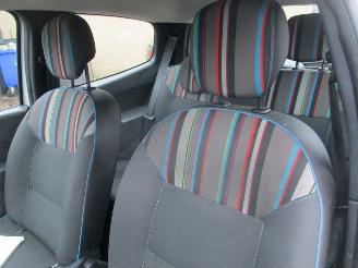 Renault Twingo 1.2-16v Authentique LPG picture 13