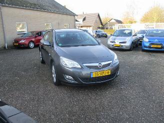 Damaged car Opel Astra SPORTS TOURER 1.4 Turbo Bns REST BPM 300 EURO !!!! 2012/6