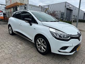Vaurioauto  passenger cars Renault Clio Estate 0.9 TCe Limited 2019/11