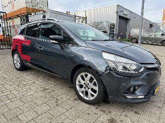 Schadeauto Renault Clio 0.9 TCe Limited 2019/12