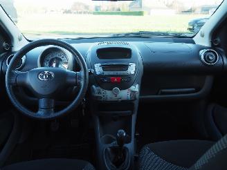 Toyota Aygo 1.0-12V Comfort picture 10