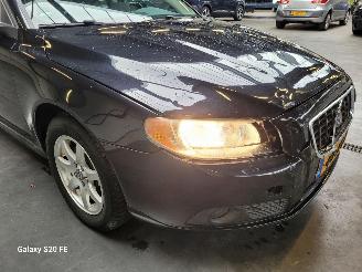Volvo V-70 2.4 D5 136-KW Automaat picture 8