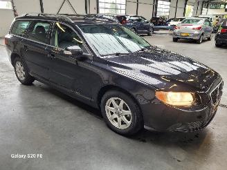 Volvo V-70 2.4 D5 136-KW Automaat picture 7