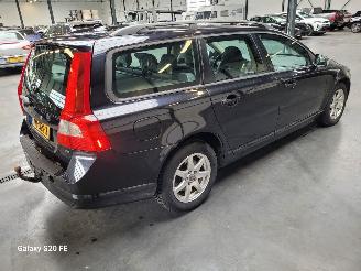 Volvo V-70 2.4 D5 136-KW Automaat picture 3