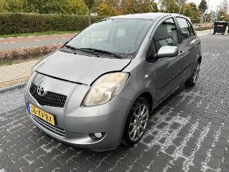 Schadeauto Toyota Yaris 1.3 VVTi Sol  5 Deurs Airco Leer 2007/11