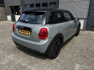 Mini Cooper 1.5I picture 8