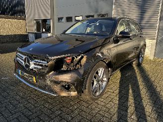 damaged passenger cars Mercedes GLC 350D  4 MATIC / PANODAK / LEER / VEEL OPTIES 2017/3