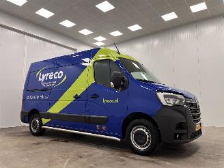 Damaged car Renault Master 35 2.3dCi L2H2 Airco 2024/4