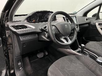 Peugeot 2008 1.2 VTi  Autom. Panoramadak Navi Airco picture 8