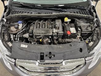 Peugeot 2008 1.2 PureTech Allure Panoramadak Navi Clima picture 15
