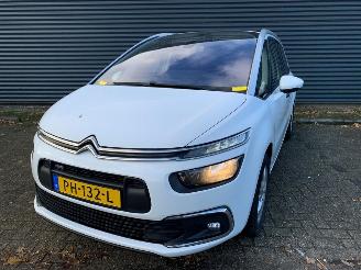 damaged passenger cars Citroën C4 PICASSO 2017/7