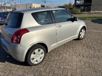 Suzuki Swift  picture 5