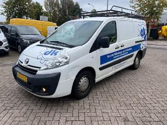 krockskadad bil bedrijf Toyota Proace 2.0 HDI 94KW L2H1 LANG AIRCO KLIMA 2014/4