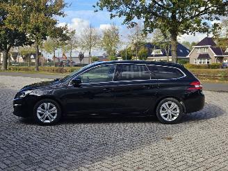 Peugeot 308 1.6 BlueHDi 120 Combi/o 4Dr Diesel 1.560cc 88kW (120pk) FWD picture 4
