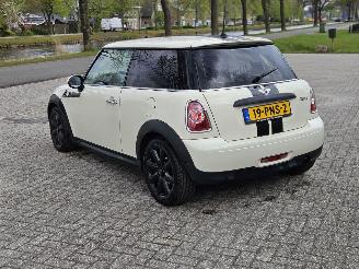 Mini One 1.6 16V One Hatchback  Benzine 1.598cc 55kW (75pk) FWD picture 7