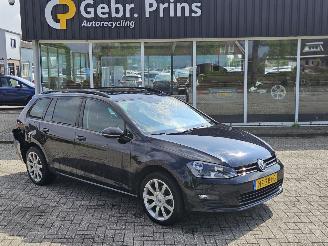 Vaurioauto  passenger cars Volkswagen Golf 1.6 TDI BlueMotion 16V Combi/o  Diesel 1.598cc 81kW (110pk) 2017/2