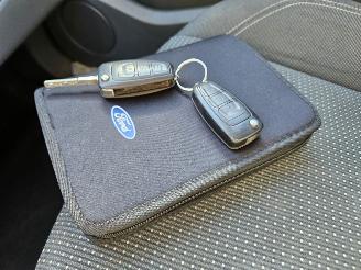 Ford C-Max 1.0 Ti-VCT EcoBoost 12V 100 MPV  Benzine 998cc 74kW (101pk) FWD picture 17