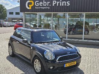 Unfallwagen Mini Mini 1.6 16V One Hatchback  Benzine 1.598cc 72kW (98pk) FWD 2010/6