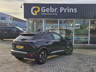 Voiture accidenté Peugeot e-2008 e-2008 50 kWh MPV  Elektrisch  100kW (136pk) FWD 2021/3