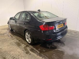 Coche accidentado BMW 3-serie 316i 1.6 16V Sedan 4Dr Benzine 1.598cc 100kW (136pk) RWD 2013/4