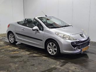 uszkodzony samochody osobowe Peugeot 207 1.6 16V Cabrio  Benzine 1.598cc 88kW (120pk) FWD 2007/7