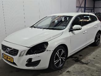 Volvo V-60 2.0 D3 20V Combi/o  Diesel 1.984cc 120kW (163pk) FWD picture 3