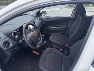 Hyundai I-10 1.0i cool navi picture 15