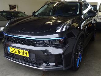 Vaurioauto  passenger cars Lynk & Co 01 SUV Hybride 180pk, Panorama, Infinity 2023/2