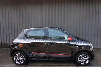 damaged Renault Twingo R80 Z.E. 22kWh 60kW Collection