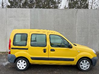 schade Renault Kangoo 1.2-16V 55kW Radio 5P. Authentique