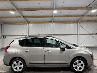 krockskadad bil auto Peugeot 3008 1.6THP 115kW Panoramadak ST 2011/2