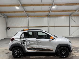 skadebil auto Dacia Spring 27kWh Comfort Plus 33kW 2022/6