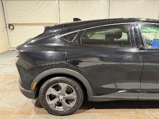 Ford Mustang Mach-E 98kWh Extended RWD picture 28