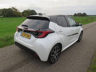 Toyota Yaris 1..5 Hybrid Automaat  30.000km Camera Navigatie lederenstoelen 2022-12 picture 22