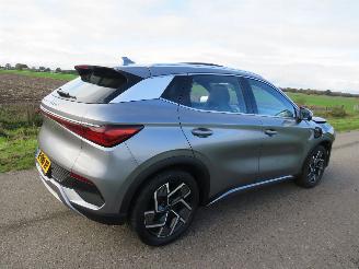 Schadeauto BYD Atto 3 Design 60 Suv  12-2022  Elektrisch Suv Leer camera [ auto loopt en rijd 2022/12