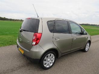 Damaged car Mitsubishi Colt 1.3 Edition Two  Automaat  75.000km nap Airco  5Drs  2011 2011/8