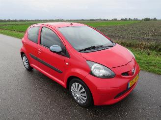 Toyota Aygo 1.0 12v + 5drs Airco 2008-11 picture 17